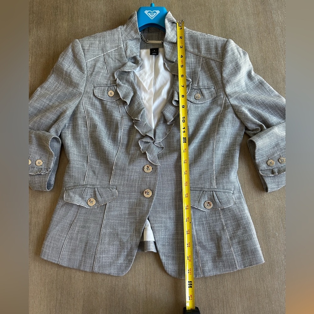 White House Black Market 3/4 sleeve Gray Ruffled Blazer - Picture 7 of 8